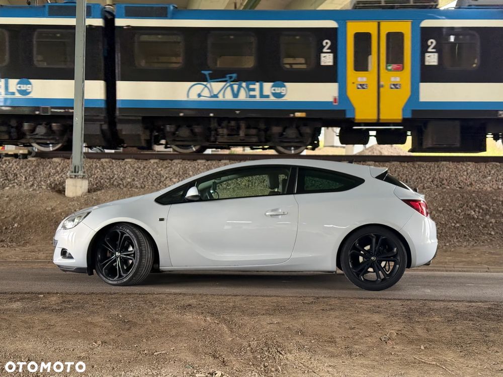 Opel Astra GTC 2.0 CDTI ecoFLEX Start/Stop - 2