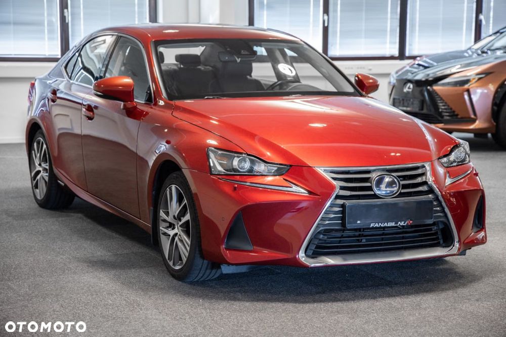 Lexus IS Standard - 1