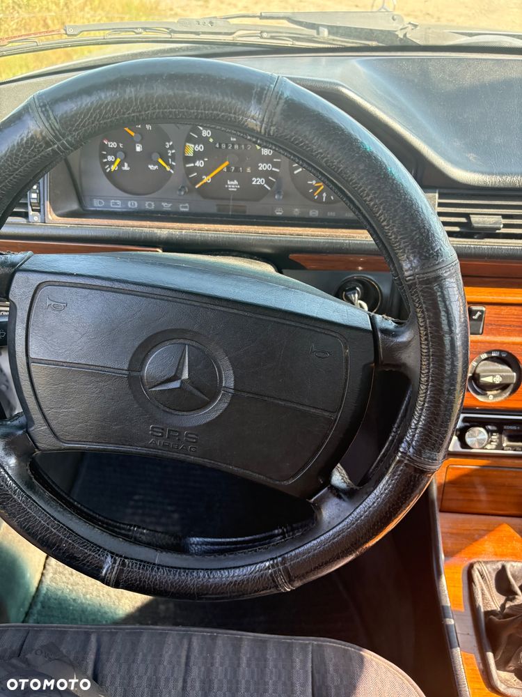 Mercedes-Benz W124 (1984-1993) - 28