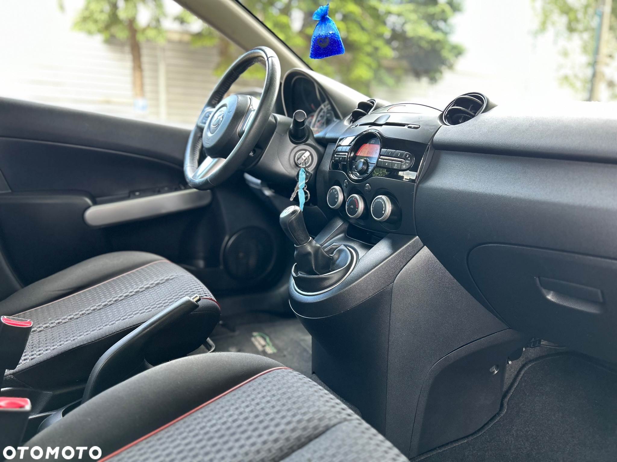 Mazda 2 - 16