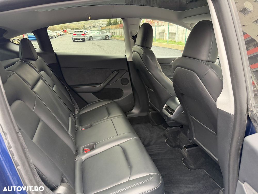 Tesla Model Y AWD Performance - 8