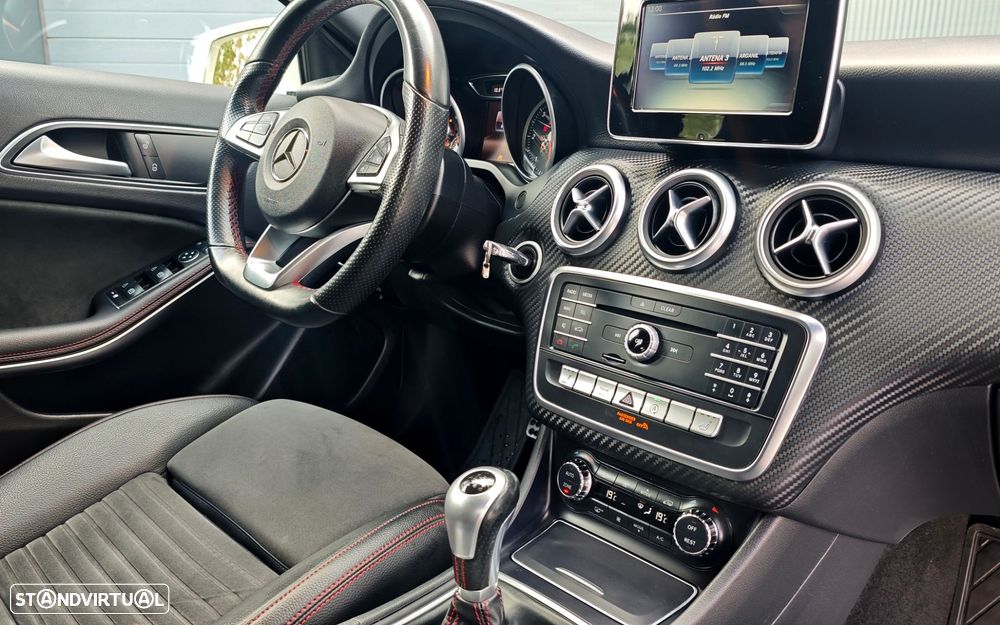 Mercedes-Benz A 180 d AMG Line - 14