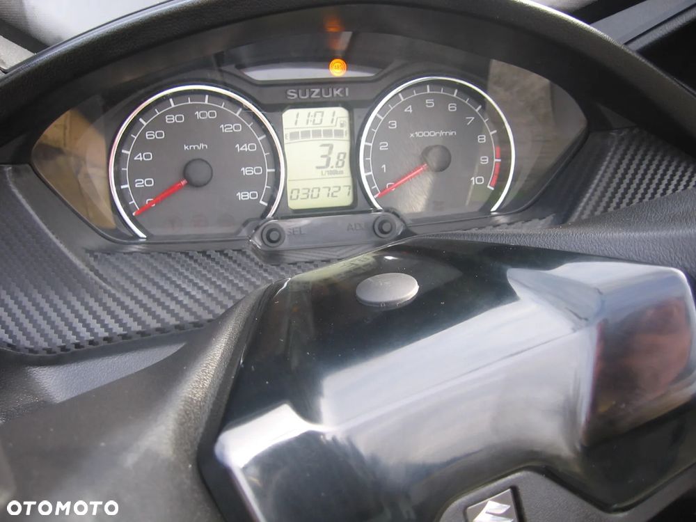 Suzuki Burgman - 6