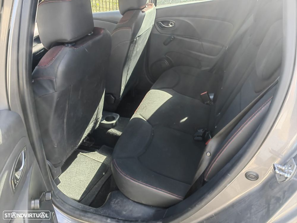 Renault Clio - 10
