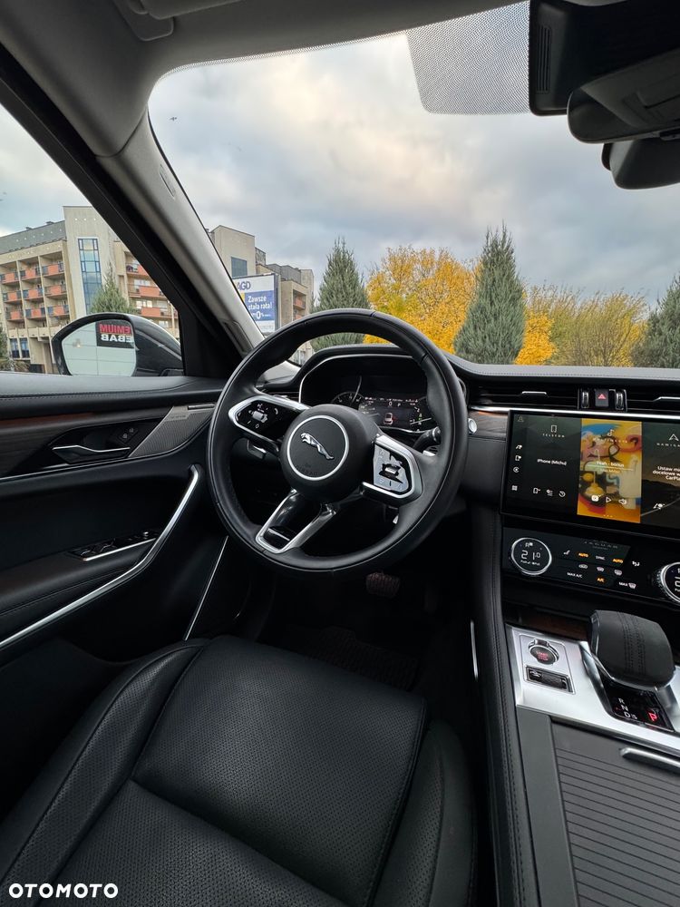 Jaguar F-Pace P250 AWD SE - 11