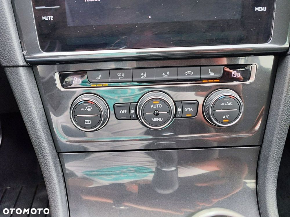 Volkswagen Golf 1.0 TSI (BlueMotion Technology) Comfortline - 19