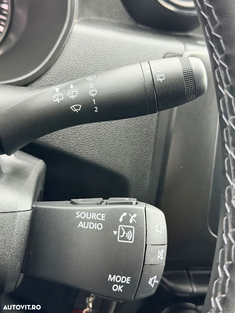 Dacia Duster TCe 100 Essential - 28