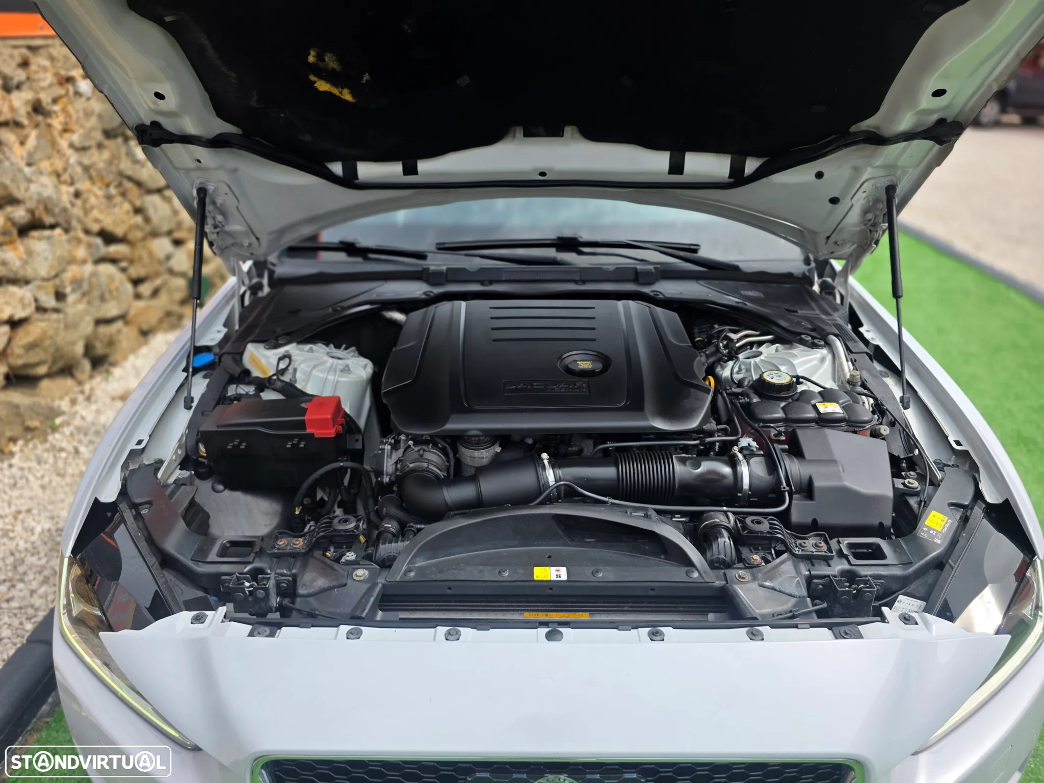 Jaguar XE 2.0 D Portfolio Aut. - 31