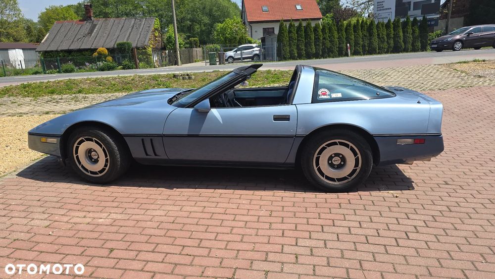Chevrolet Corvette - 14