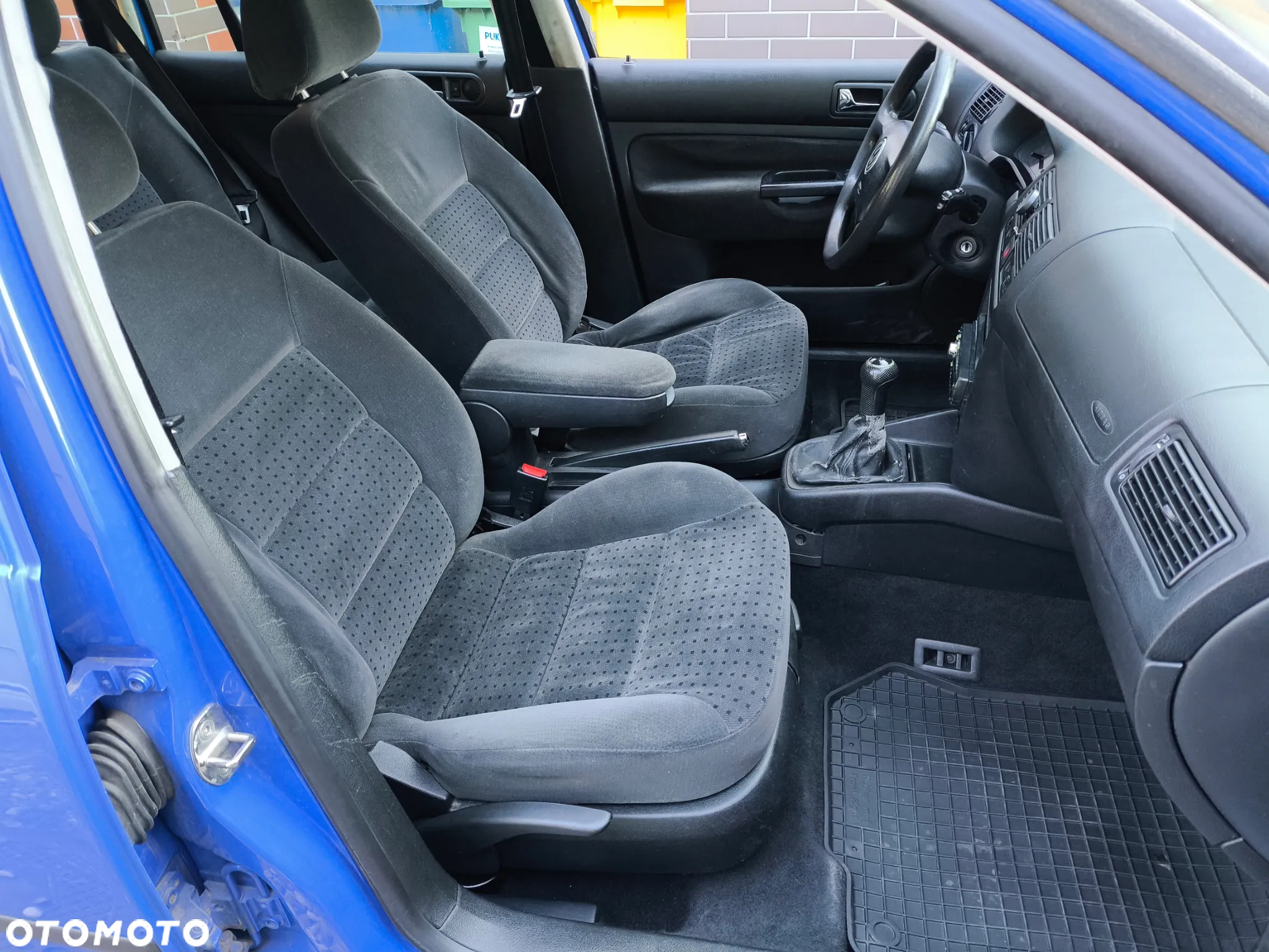 Volkswagen Golf 1.6 - 12