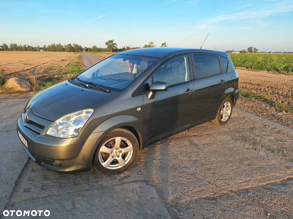 Toyota Corolla Verso - 3