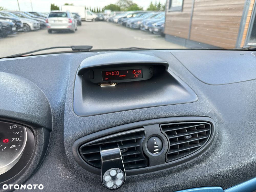 Renault Clio - 11