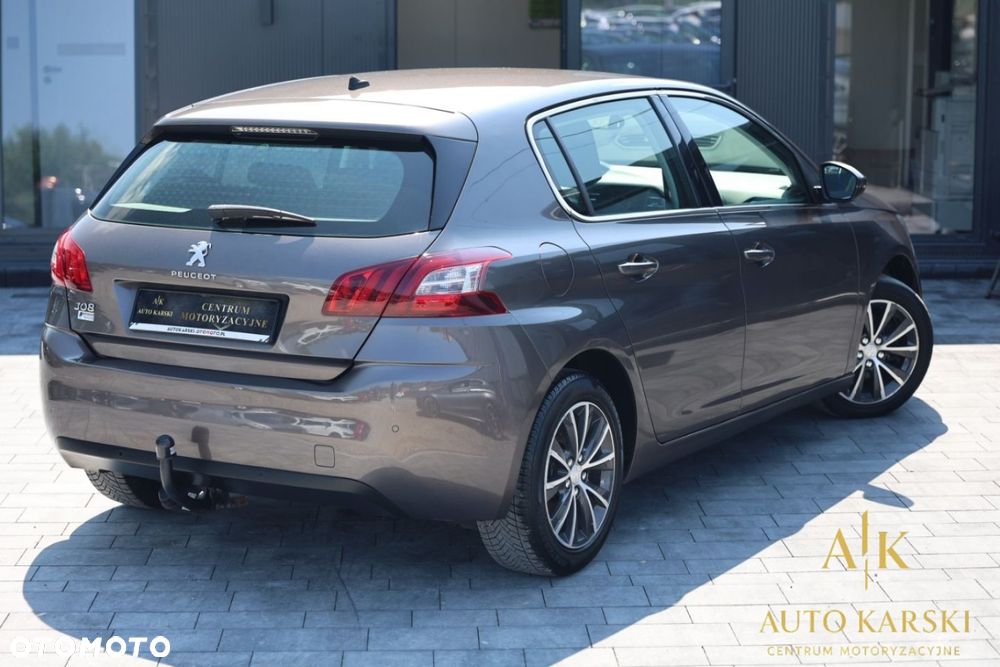 Peugeot 308 - 8