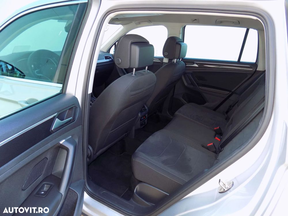 Volkswagen Tiguan 2.0 TDI SCR 4MOTION DSG Elegance - 27