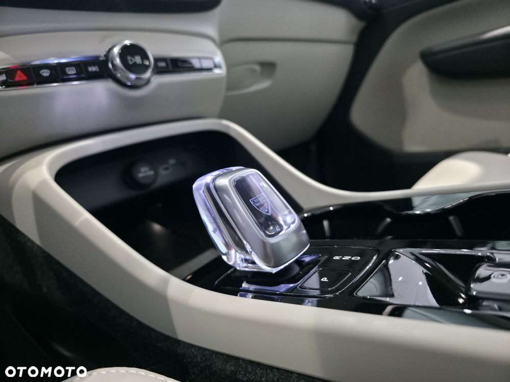 Volvo XC 40 - 26
