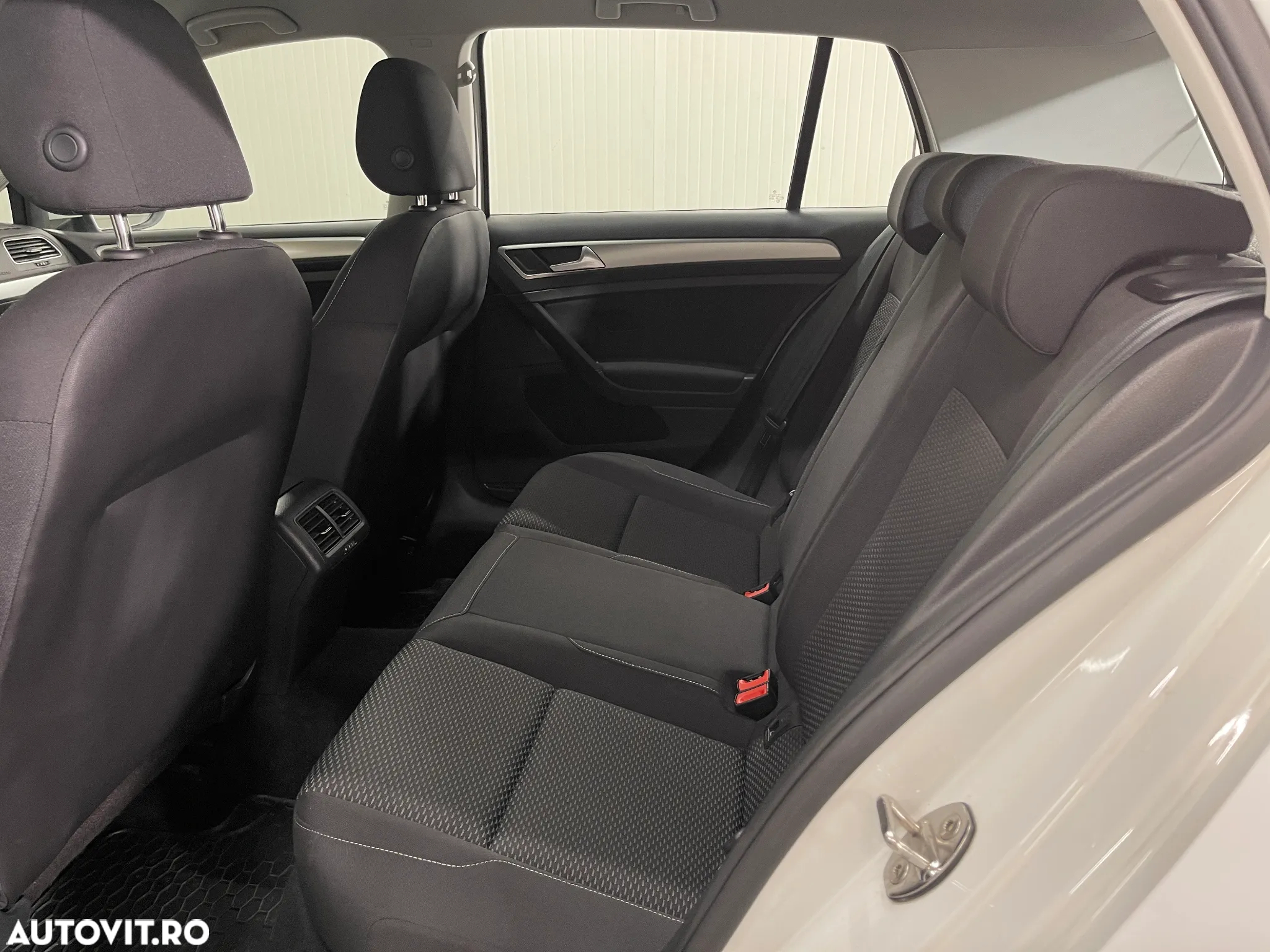 Volkswagen Golf 1.6 TDI Trendline - 11