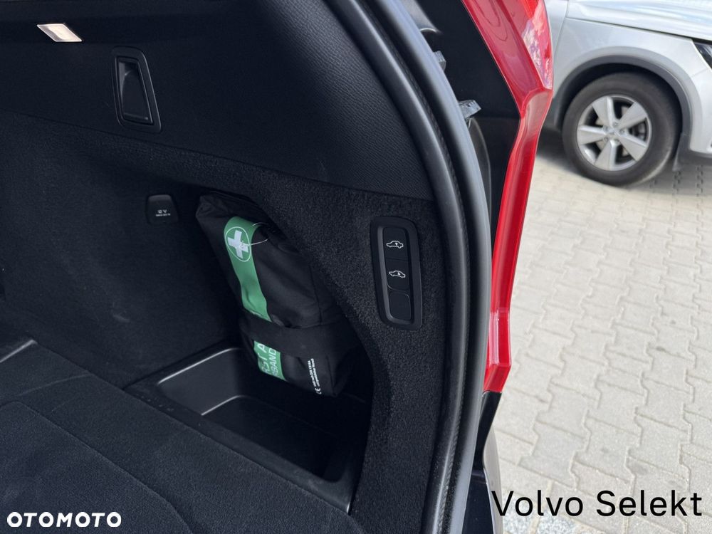 Volvo XC 90 T8 AWD Plug-In Hybrid Plus Dark 7os - 26