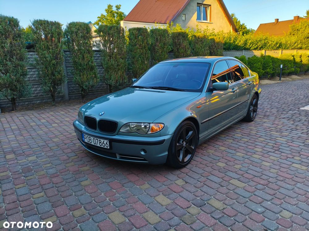 BMW Seria 3 330i - 3