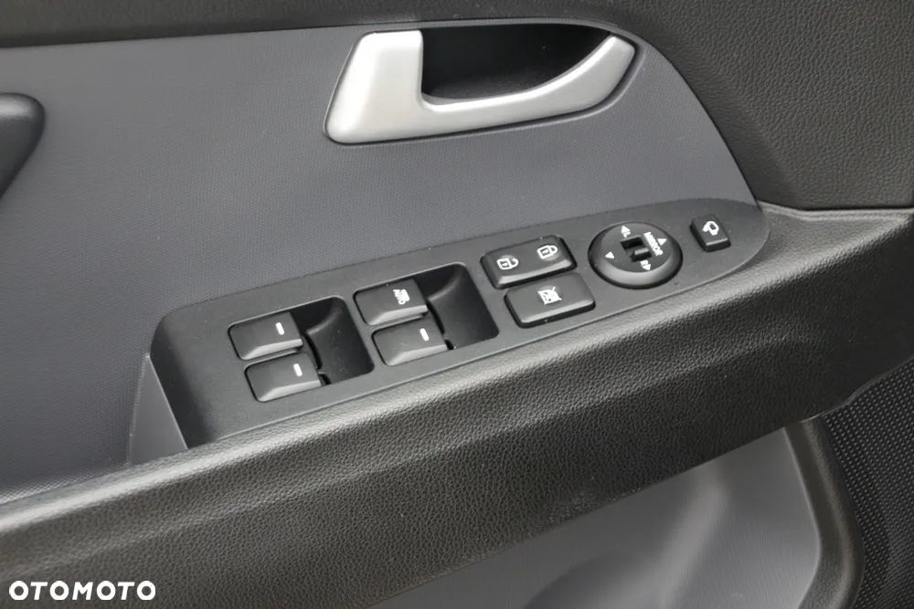 Kia Sportage 1.7 CRDI 2WD ISG Dream-Team Edition - 24