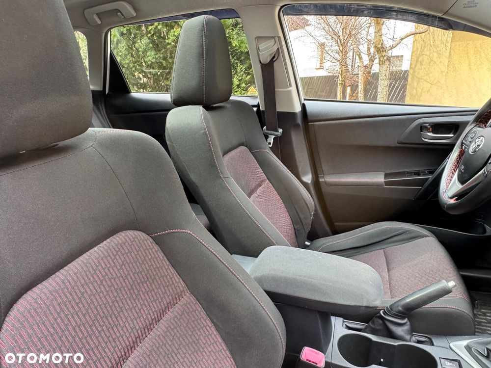 Toyota Auris 2.0 D-4D Prestige - 19