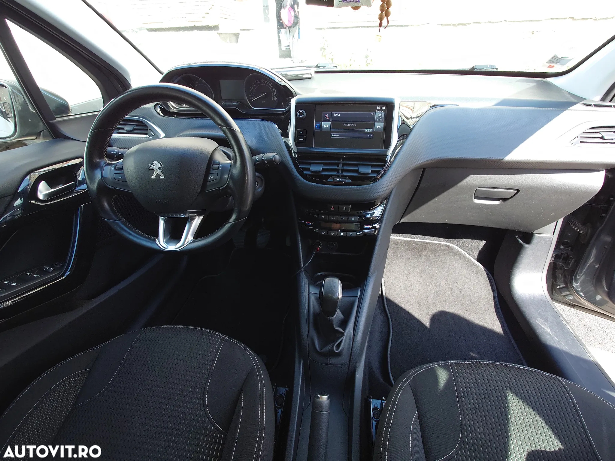 Peugeot 208 1.2 L PureTech Allure - 40