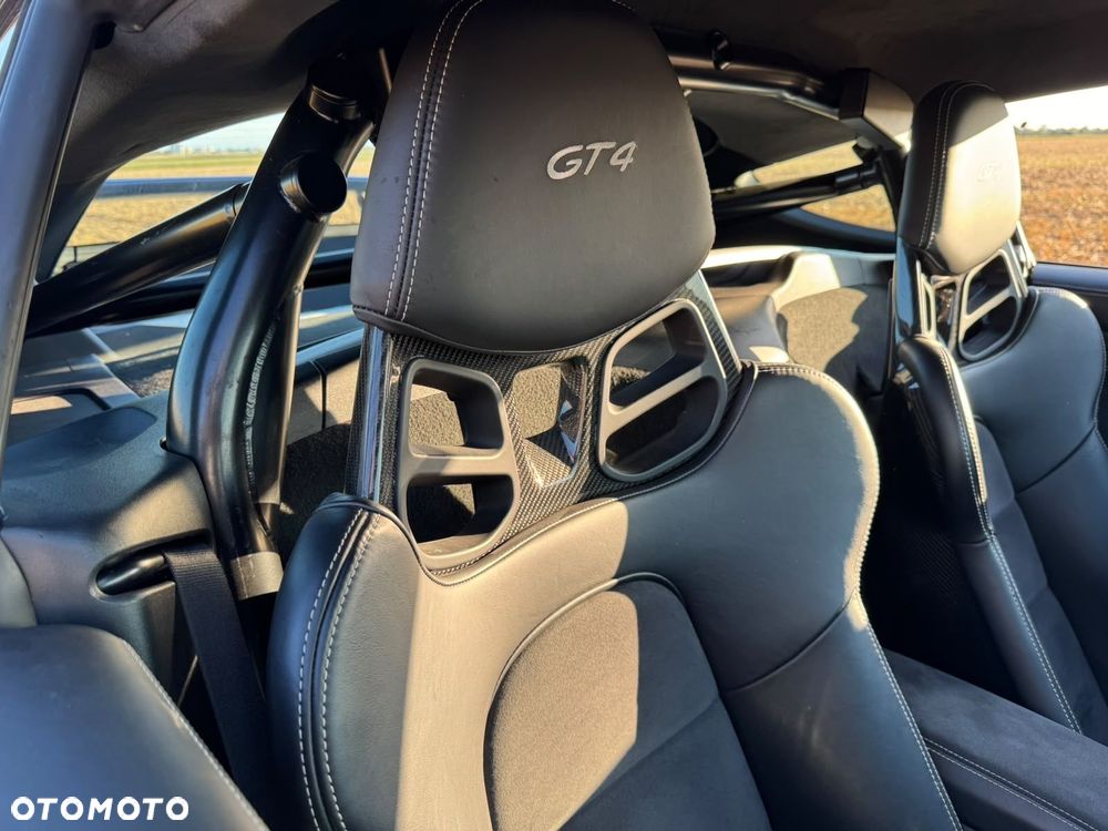 Porsche 718 Cayman GPF GT4 - 4
