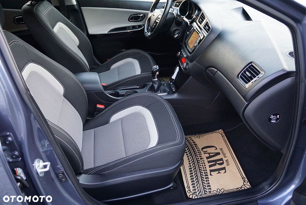 Kia Ceed 1.4 CVVT Dream-Team Edition - 17