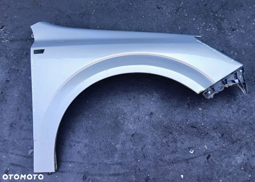 Opel Astra H III Błotnik prawy kod lakieru Z167 - 1