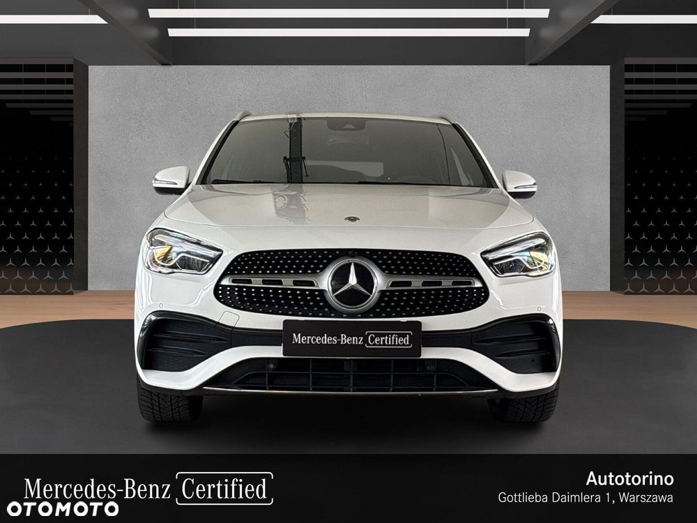 Mercedes-Benz GLA - 8