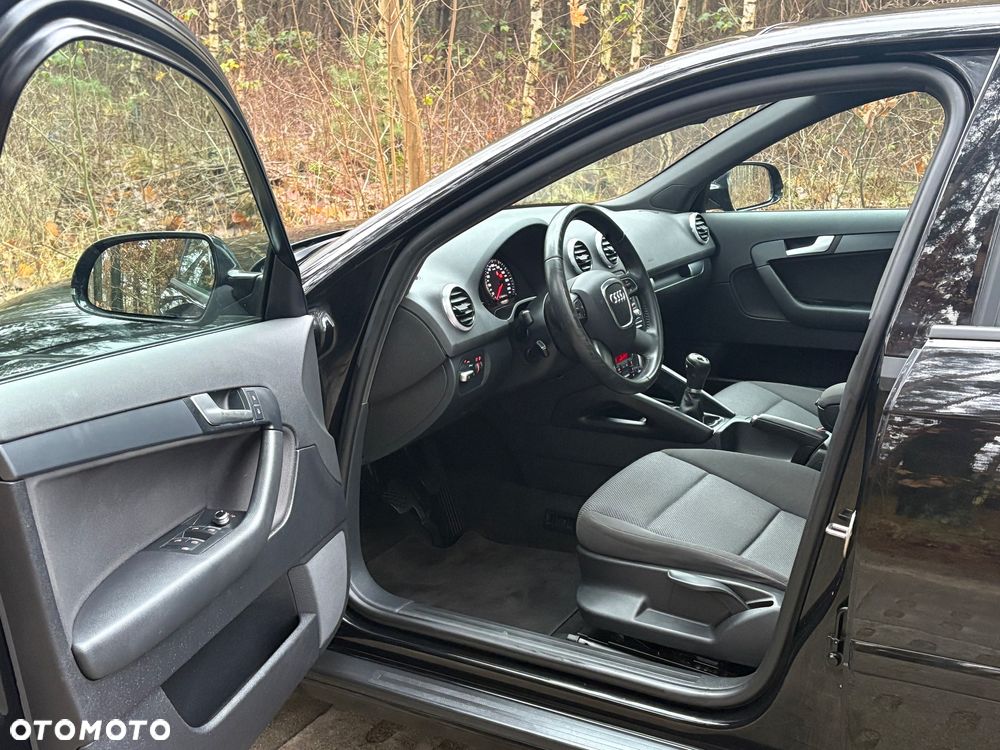 Audi A3 Sportback 2.0 TDI DPF S line Sportpaket - 9