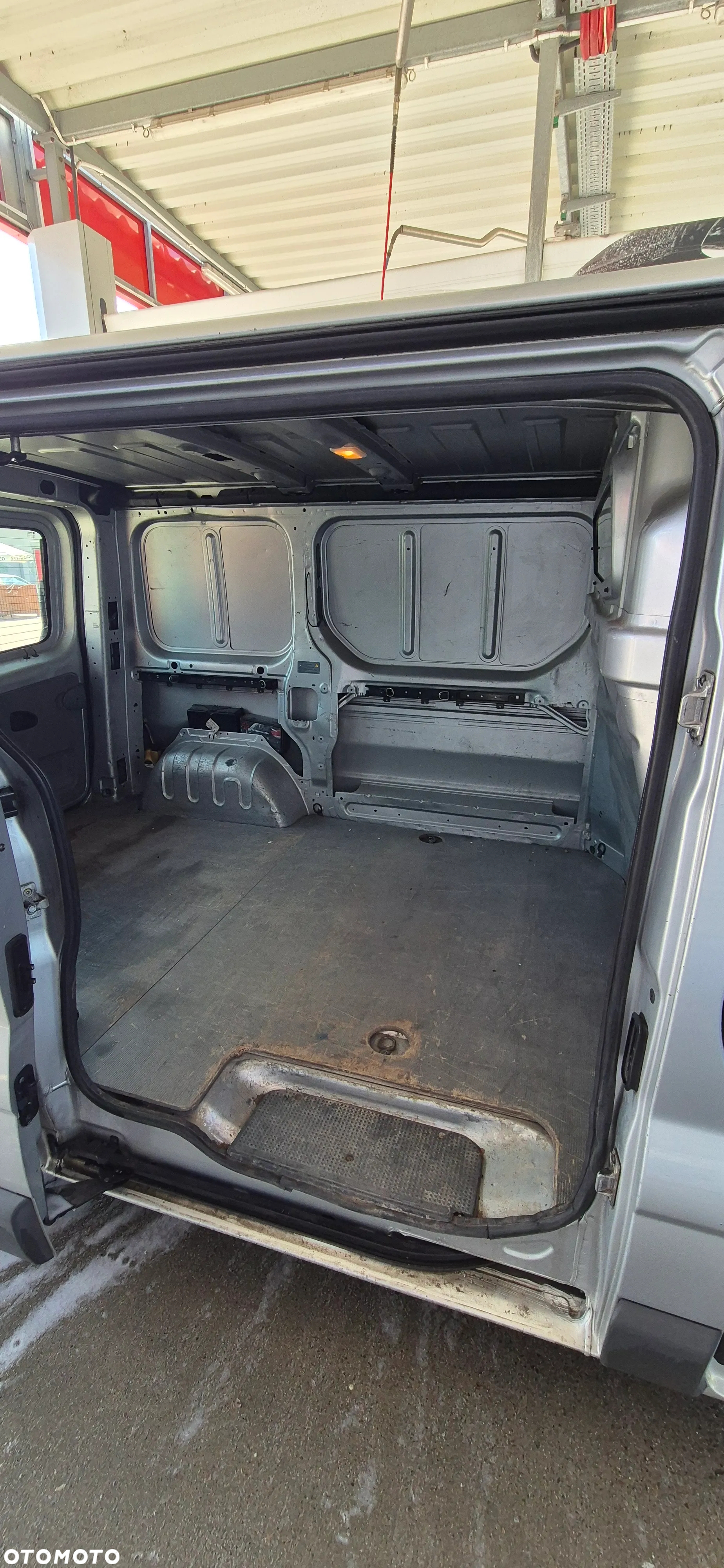 Nissan Primaster - 4