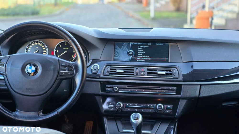 BMW Seria 5 ver-520d-blue-performance - 27