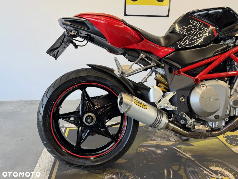 MV AGUSTA Brutale - 16