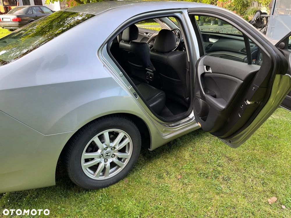 Honda Accord 2.0 Executive - 11