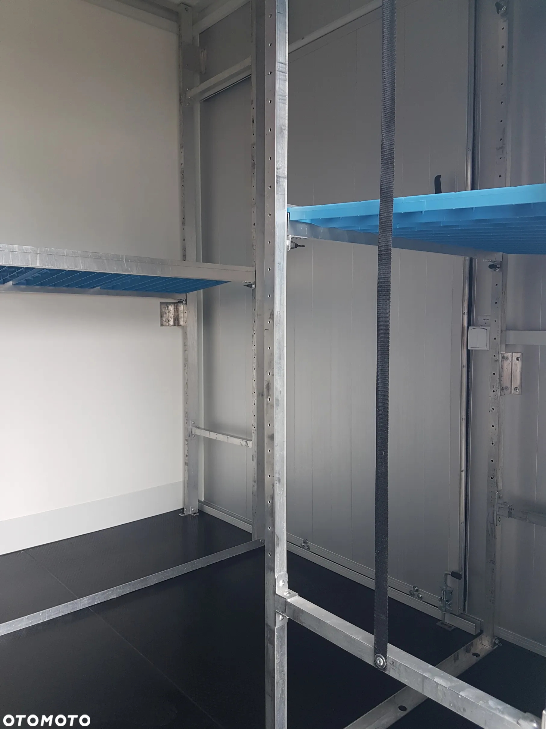 Iveco DAILY KONTENER NISKOPODŁOGOWY 4,43x2,23x2,42 SKLEP FOODTRUCK BAR KLIMA KONIOWÓZ KAMPER - 34