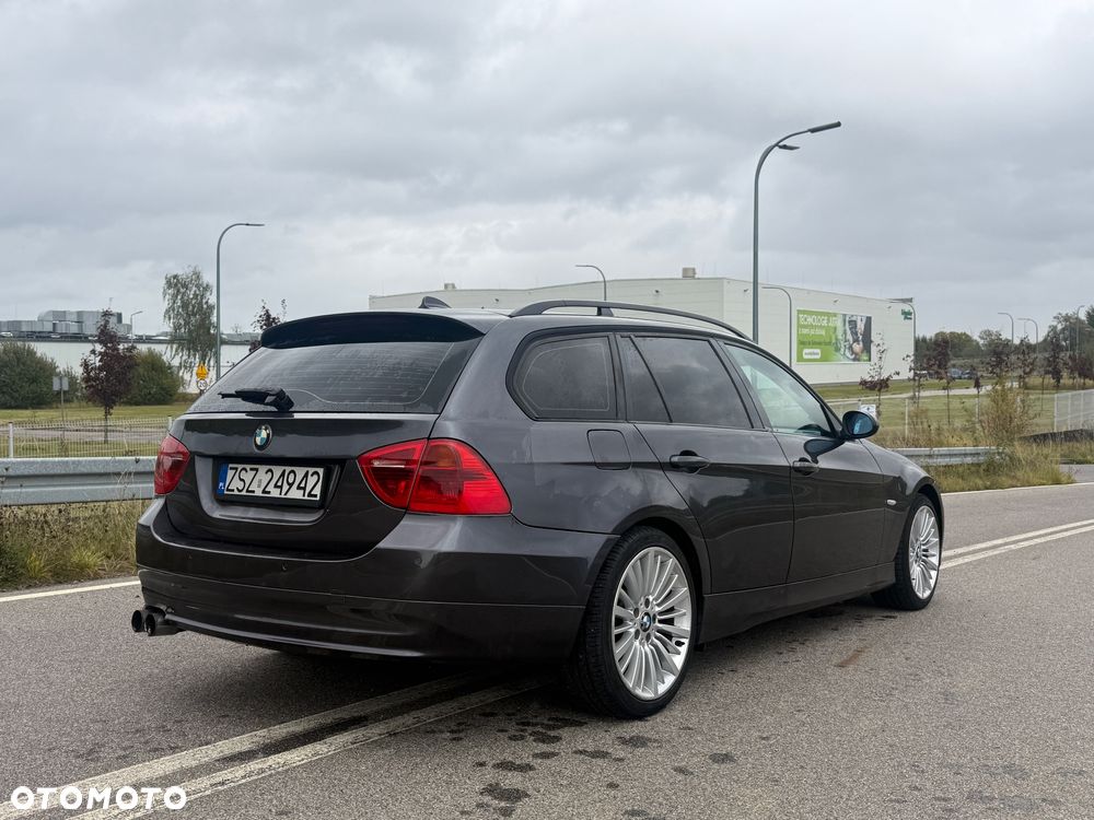 BMW Seria 3 320d DPF Touring - 10