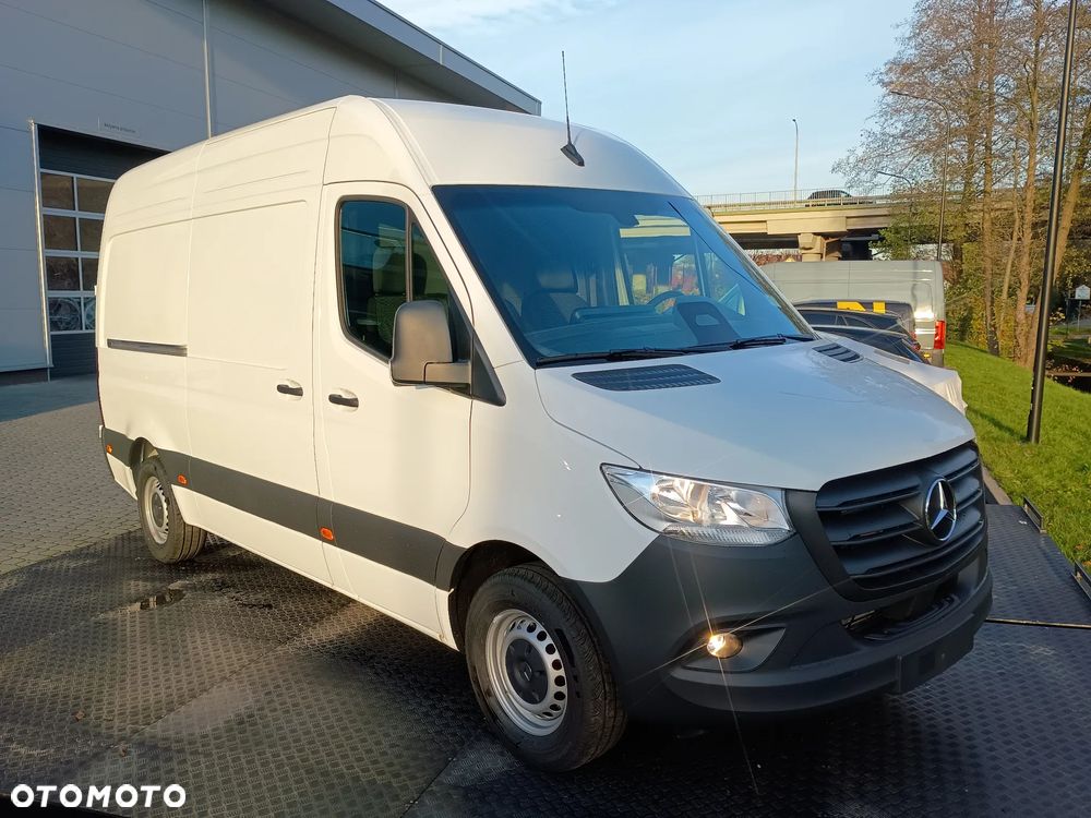 Mercedes-Benz Sprinter - 2