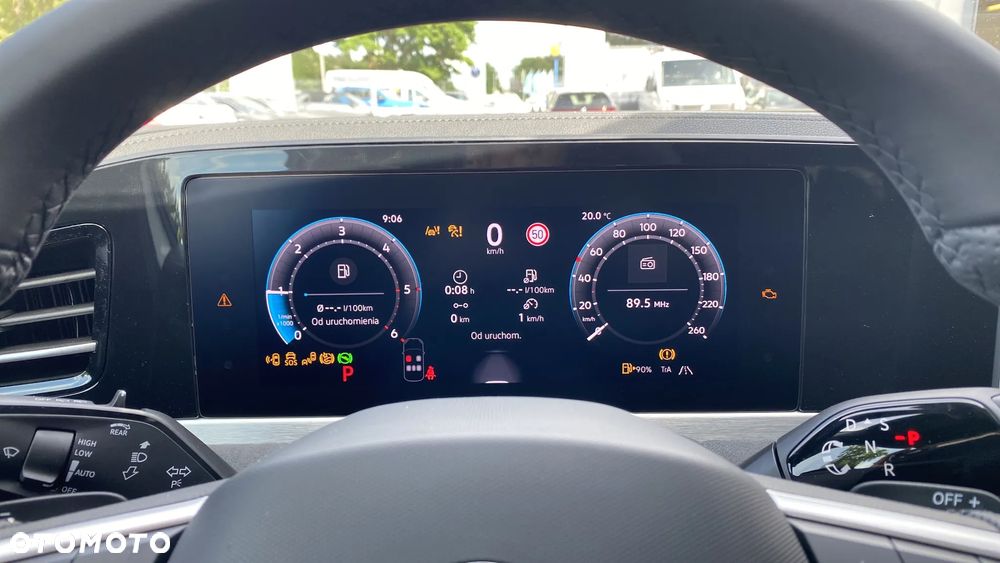 Volkswagen Passat Variant 2.0 TDI SCR 4Mot R-Line Plus DSG - 11