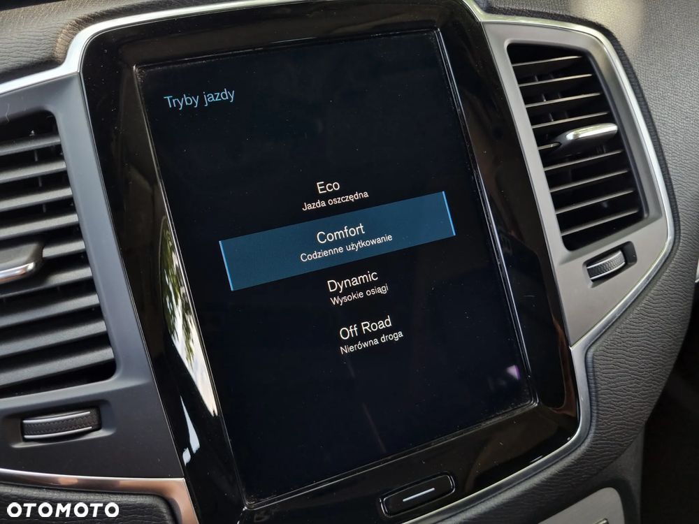 Volvo XC 90 B5 D AWD Geartronic Momentum Pro - 24