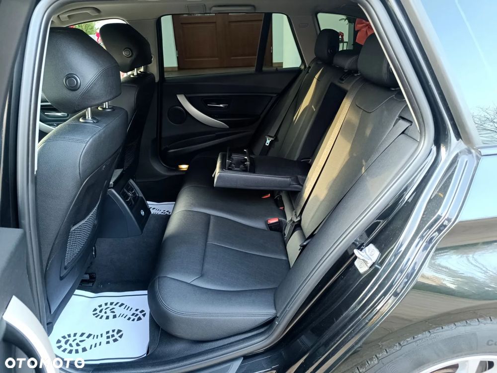 BMW Seria 3 318d DPF Edition Lifestyle - 34