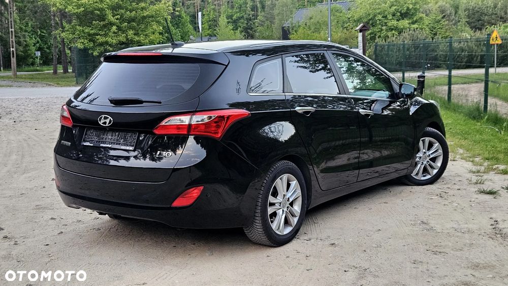 Hyundai i30 1.6 CRDi Automatik Style - 4