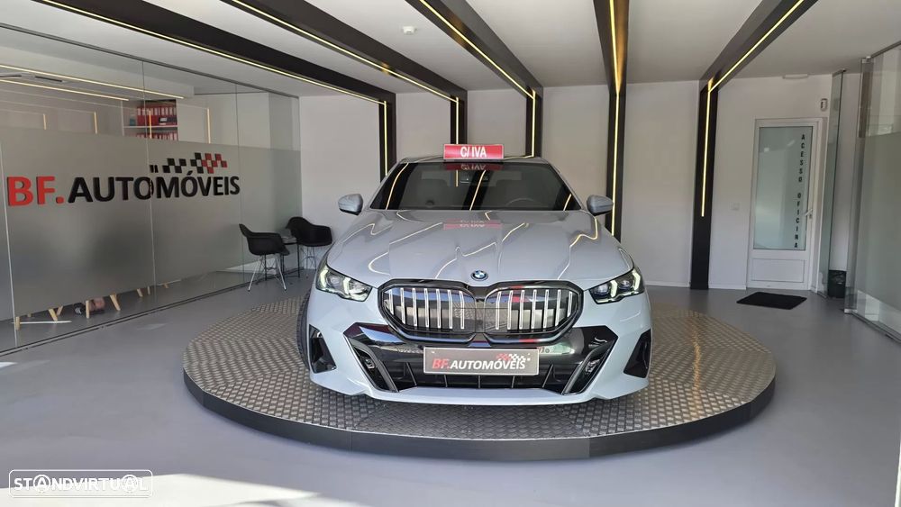 BMW 530 e Pack Desportivo M - 11