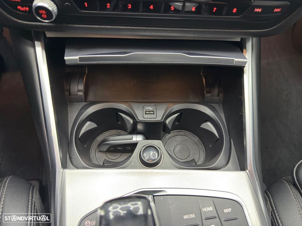 BMW 318 d Line Sport Auto - 31