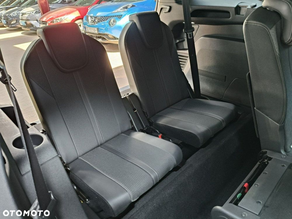 Peugeot 5008 - 24