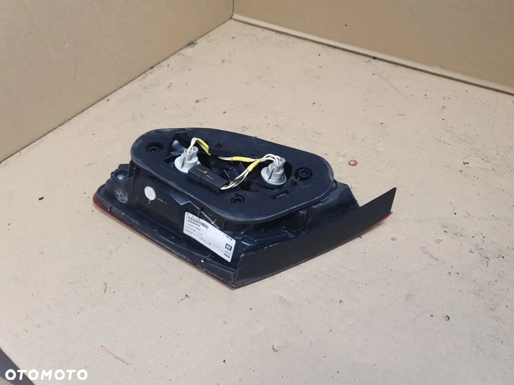} ASTRA J GTC 3D LAMPA LEWA TYL W KLAPE 13281881 - 5