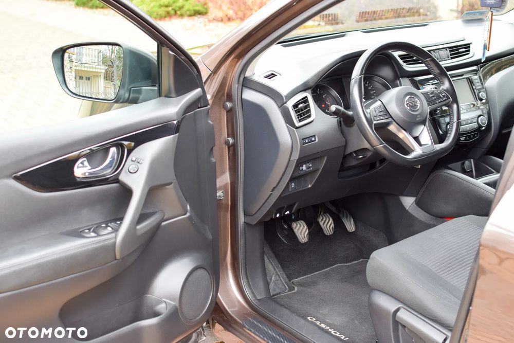 Nissan Qashqai 1.3 DIG-T ACENTA - 6