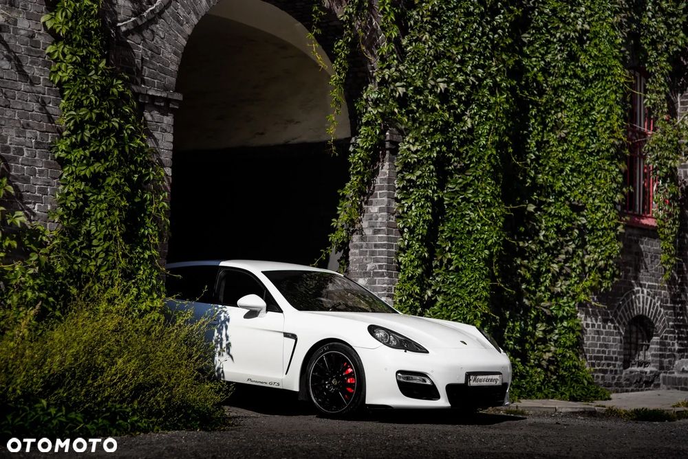 Porsche Panamera - 1