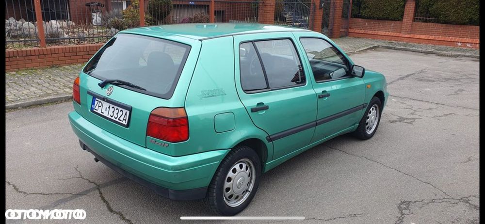 Volkswagen Golf - 18