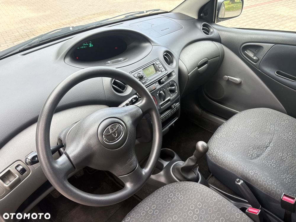 Toyota Yaris 1.0 - 21