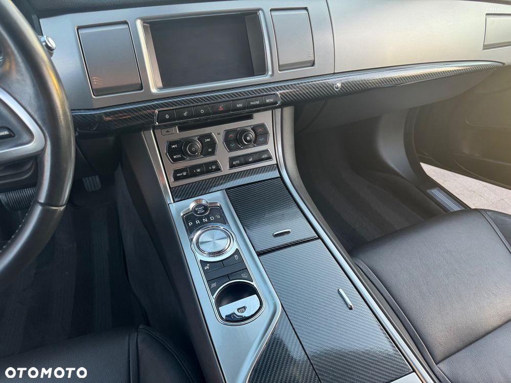 Jaguar XF - 20